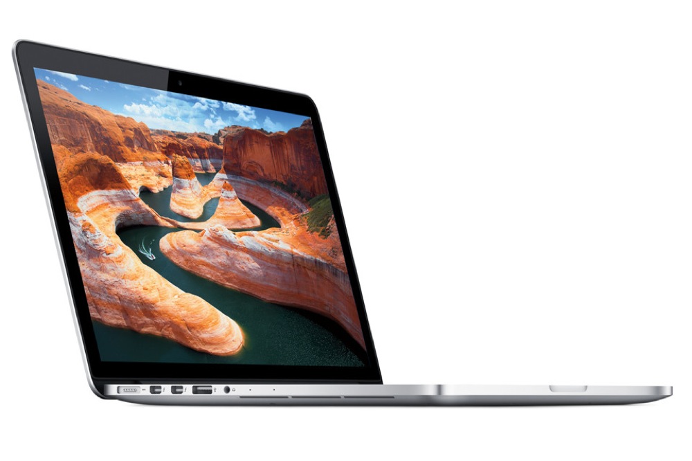 13インチ版MacBook Pro Retinaディスプレイモデルのベンチマークスコアは15インチ版を大きく下回る結果に。