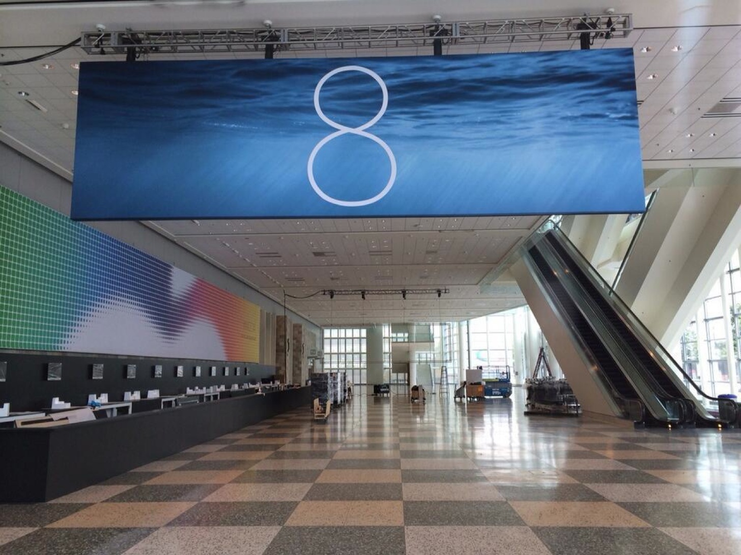 iOS 8の垂れ幕
