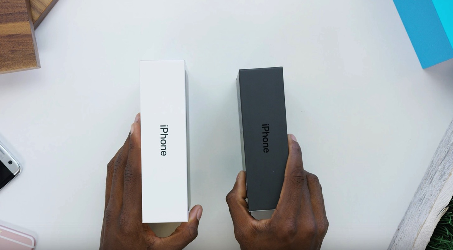 Iphone 7 and iphone 7 plus unboxing 3