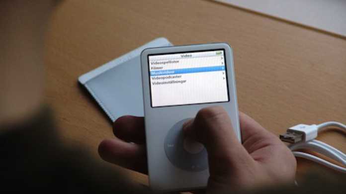 iPod classic 2.0.3 ファームウェアがリリース。