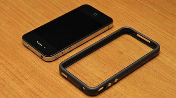 Apple、iPhone 4の電波問題を密かに修正か？