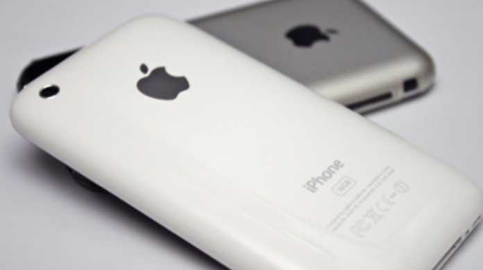ジョブズ、iOS 4によるiPhone 3Gのレスポンスの改善を約束。