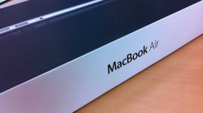 新型MacBook Air 11インチは旧型Airよりベンチマークは劣る。