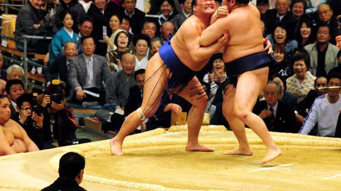 【動画】キミは本当の相撲を見たことがあるか？地上最強の格闘技「SUMOU」