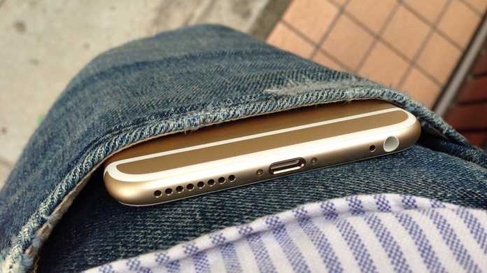 【朗報】iPhone 6 Plusはジーンズのポケットに入るぞ！