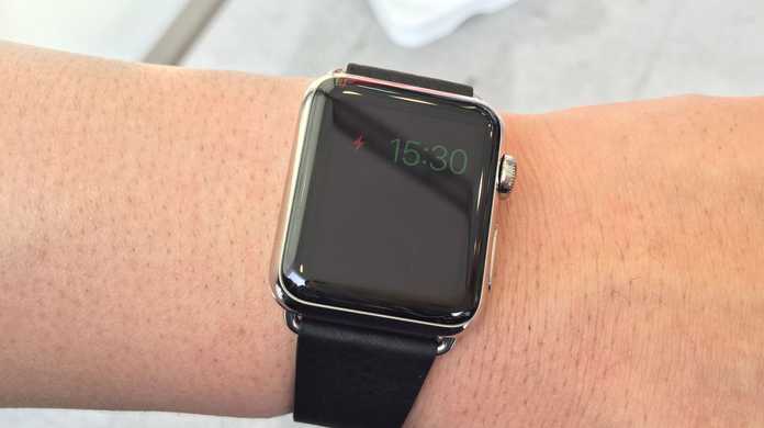 Apple Watchは、バッテリーが切れても「エンプティ画面」で時計が表示され続ける。